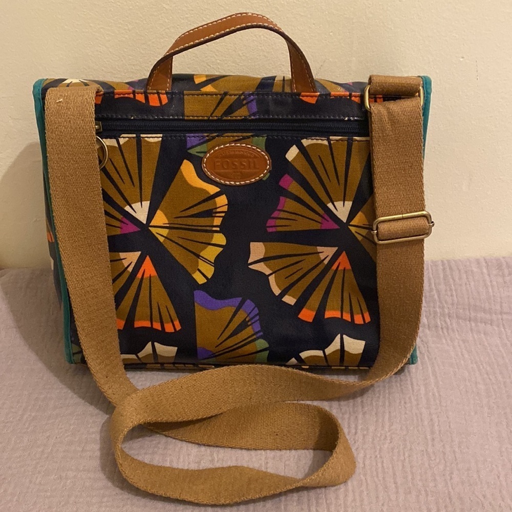 Fossil printed messenger bag . - Picture 3 of 13